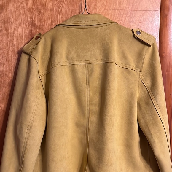 Gold Philosophy Jacket - Picture 4 of 5